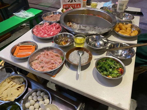 火鍋店驚現活壁虎，市民曝光現場圖引發熱議，商家回應稱系飲品意外